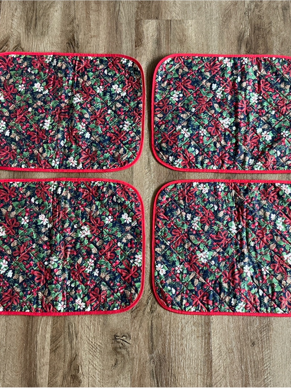 Vintage Christmas Quilted Placemats Set of 4 Fabric Pinecone Tree Holly Bows